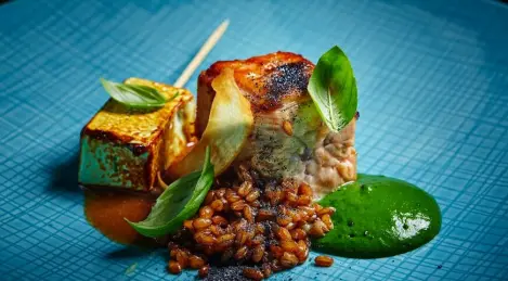 Piglet with applesauce and marshmallow