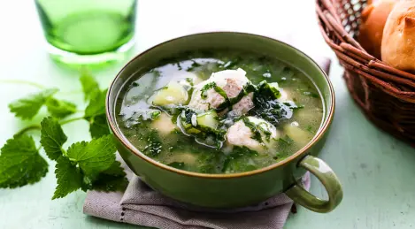 Nettle soup with chicken