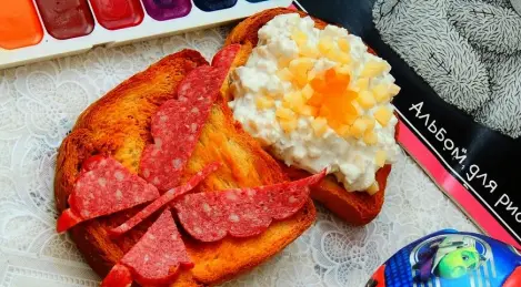 Sandwich with cottage cheese, cheese and walnuts