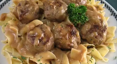 Boulettes de viande sauce crémeuse aux champignons