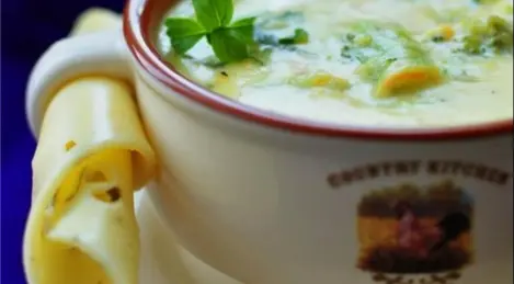 Cheese cream soup with broccoli