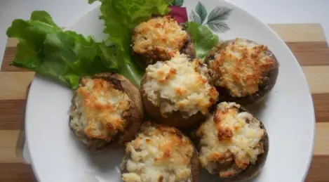 Stuffed champignons