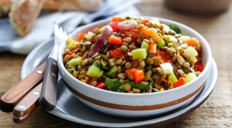 Salad of lentils and baked tomatoes