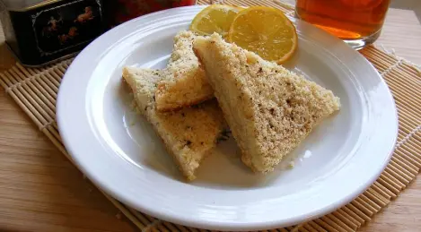 Gâteau friable avec couche de fromage cottage