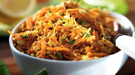 Ensalada picante de zanahoria con menta