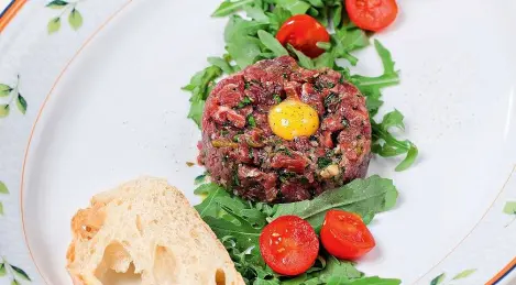 Tartar with quail egg