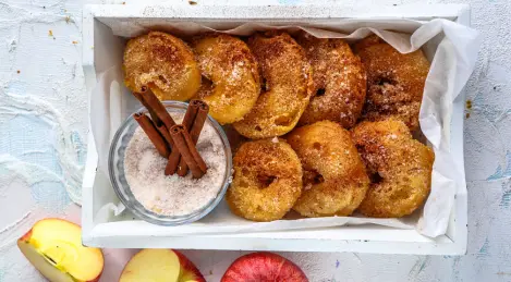 Aros de manzana fritos