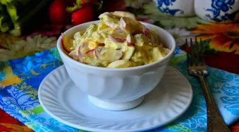 Insalata di ravanelli di campagna