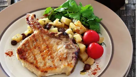 Schweinekoteletts mit Apfelmus