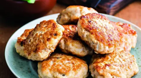 Boulettes de poulet à la sauce aux champignons