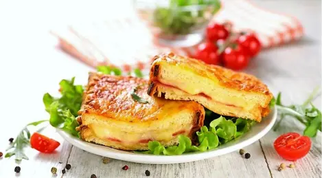 Croque-monsieur sandwich