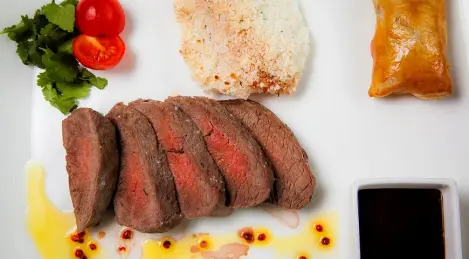 Beef fillet baked in Lomo al Trapo salt