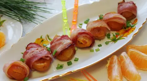 Abricots secs farcis au lard