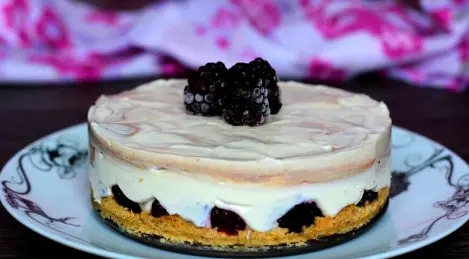 Striped oatmeal cheesecake