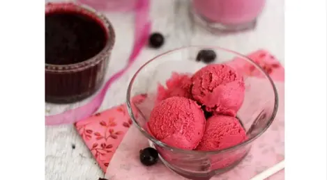 Blackcurrant ice cream