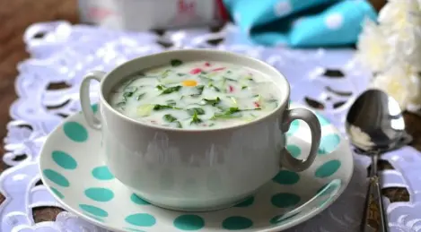 Okroshka on kefir with sorrel