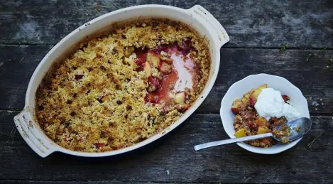 Peach crumble