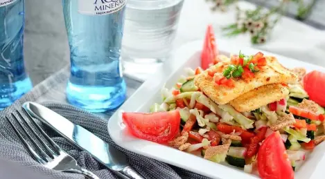 Crispy vegetable salad with fried Adyghe cheese