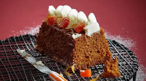 Carrot cake with ginger, oranges and candied fruit