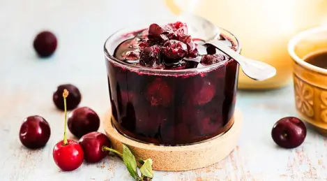 Confettura di ciliegie denocciolate