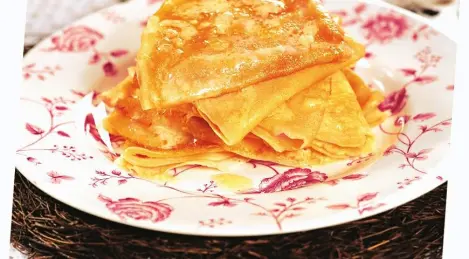 Pancakes on kefir with holes