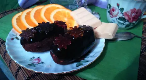 Cake potato with marmalade