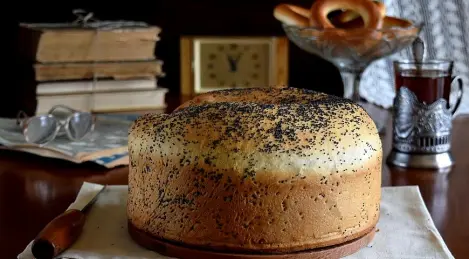 Puff pastry with poppy seeds