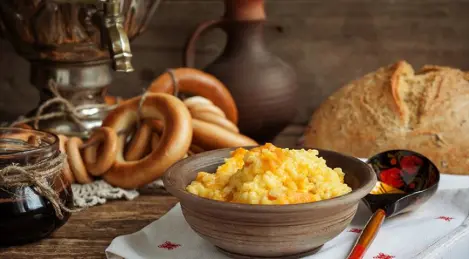Millet porridge with pumpkin in a slow cooker