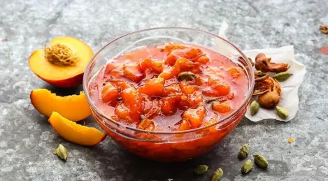 Mermelada de melocotón con cardamomo y nuez moscada