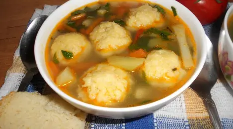 Suppe mit Hirsebällchen und Gicht