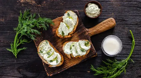 Curd with dill