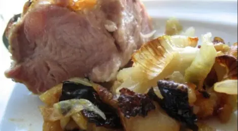 Pork on an onion pillow