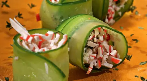 Cucumber rolls with crab meat