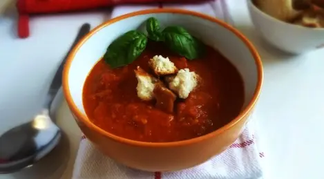 Sopa de tomates al horno