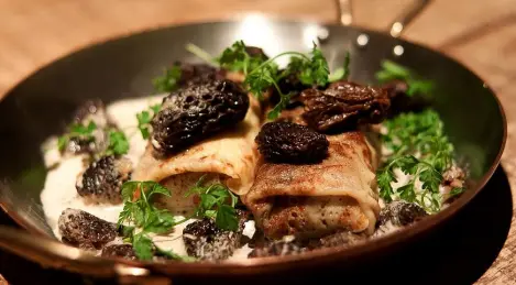 Panqueques con colmenillas de Ilya Zakharov