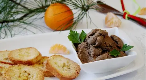 Chicken liver pate in a blender