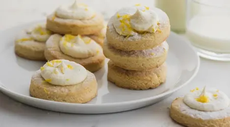 Crumbly shortbread cookies