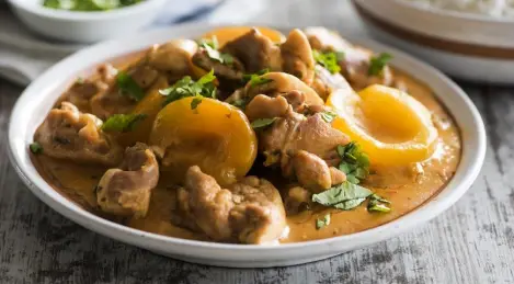 Hühnchen mit Aprikosen in Kokossauce