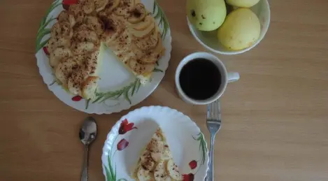 Casserole de fromage cottage d'hiver aux pommes et à la cannelle