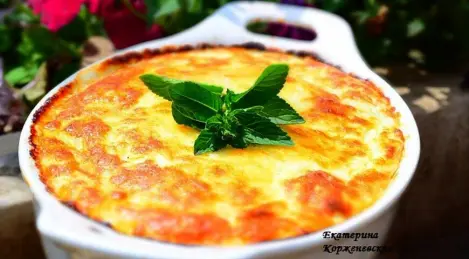 Soufflé de calabacín con topping de queso