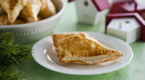 Patties with broccoli, ham and cheese