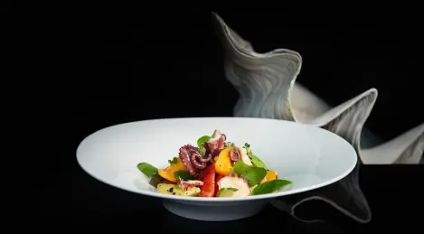 Tomatensalat mit Oktopus