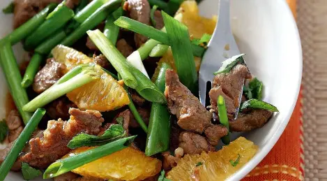 Pork salad with oranges