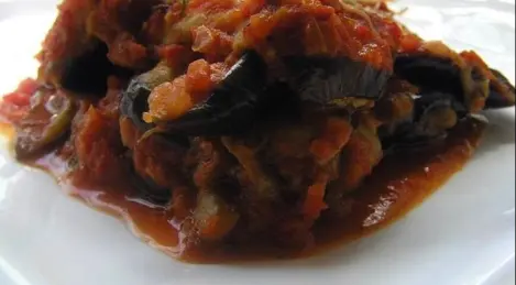 Eggplant casserole with Italian sauce