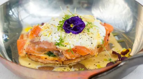 Eggs Benedict with bacon