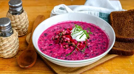 Remolacha fría en kvas