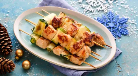 Spiedini di pollo con zucchine