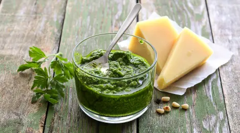Classic green basil pesto