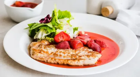Turkey Escalopes with Strawberry Wine Sauce