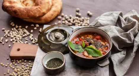 Bean soup with vegetables